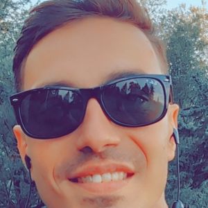 Meet your Posher, Pasha